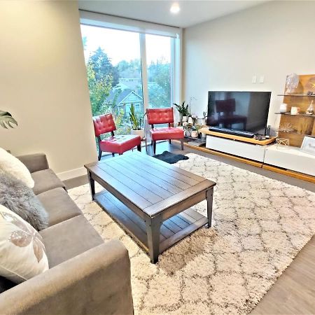 Monki Di Executive Suites - Glas - Luxury Inner City Home 3 Min To Downtown W Private Rooftop Patio Fireplace YYC Eksteriør bilde