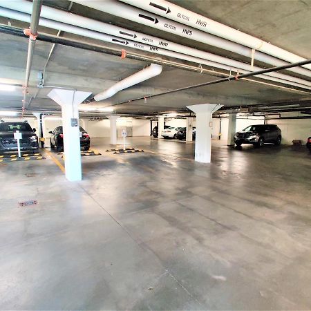 Monki Di Executive Suites - Glas - Luxury Inner City Home 3 Min To Downtown W Private Rooftop Patio Fireplace YYC Eksteriør bilde