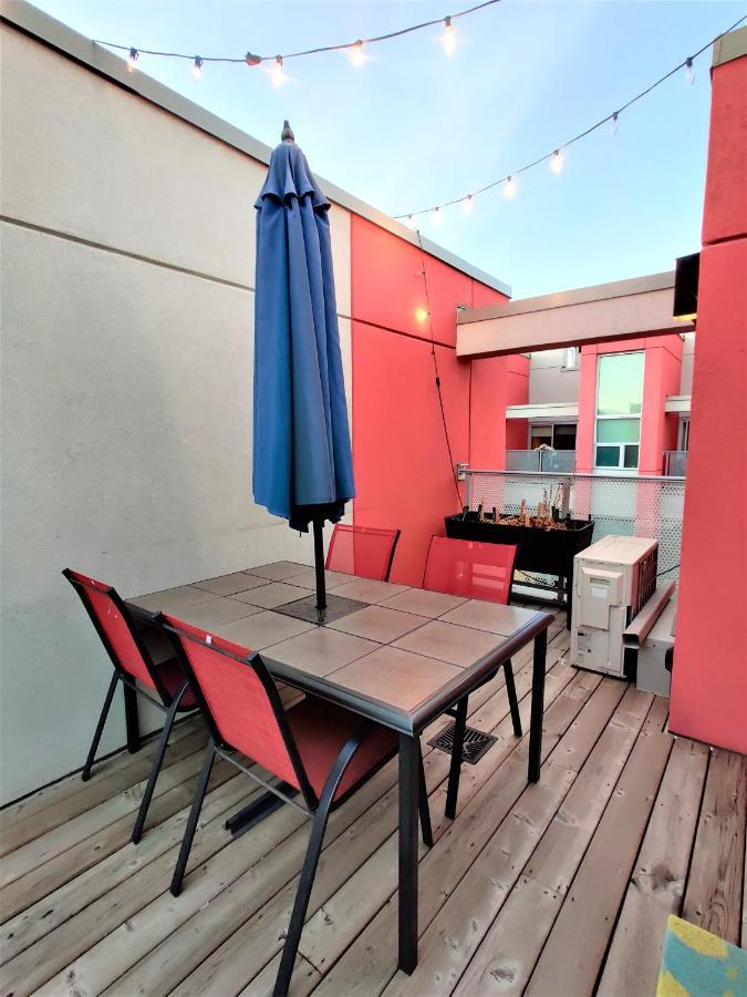 Monki Di Executive Suites - Glas - Luxury Inner City Home 3 Min To Downtown W Private Rooftop Patio Fireplace YYC Eksteriør bilde