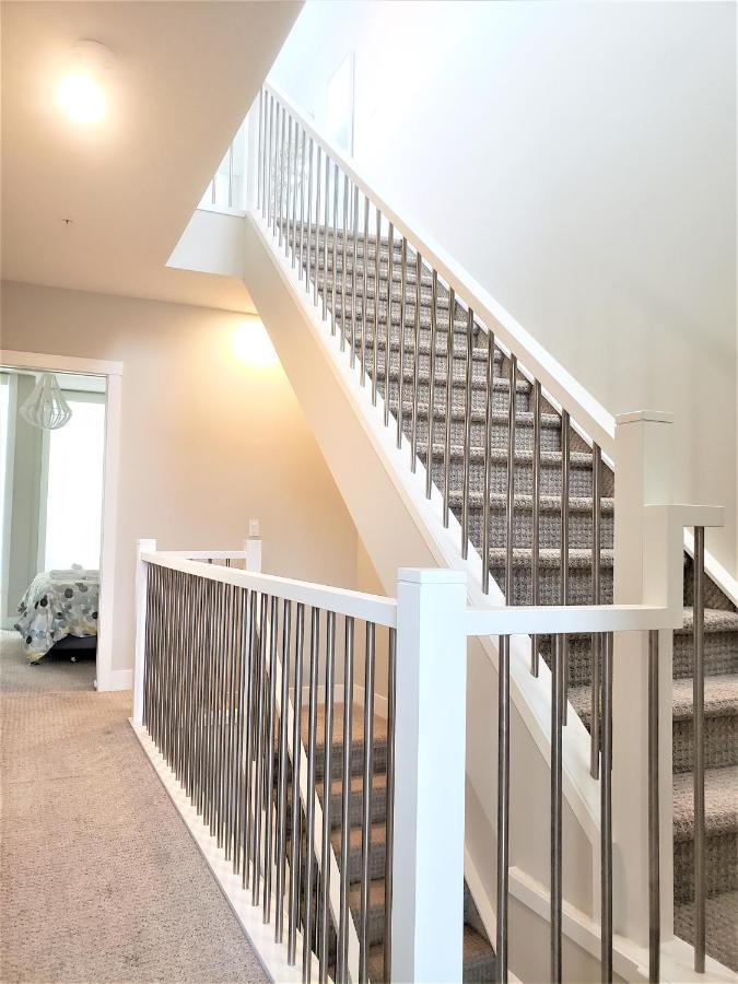 Monki Di Executive Suites - Glas - Luxury Inner City Home 3 Min To Downtown W Private Rooftop Patio Fireplace YYC Eksteriør bilde